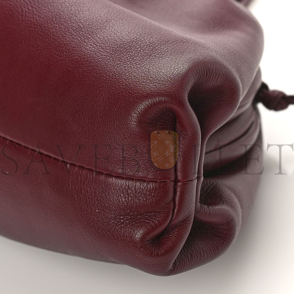 BOTTEGA VENETA BUTTER CALFSKIN THE MINI POUCH BORDEAUX (21*11*5cm）